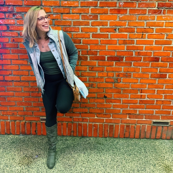 🌻Meet your posher🌻 - Picture 4 of 4